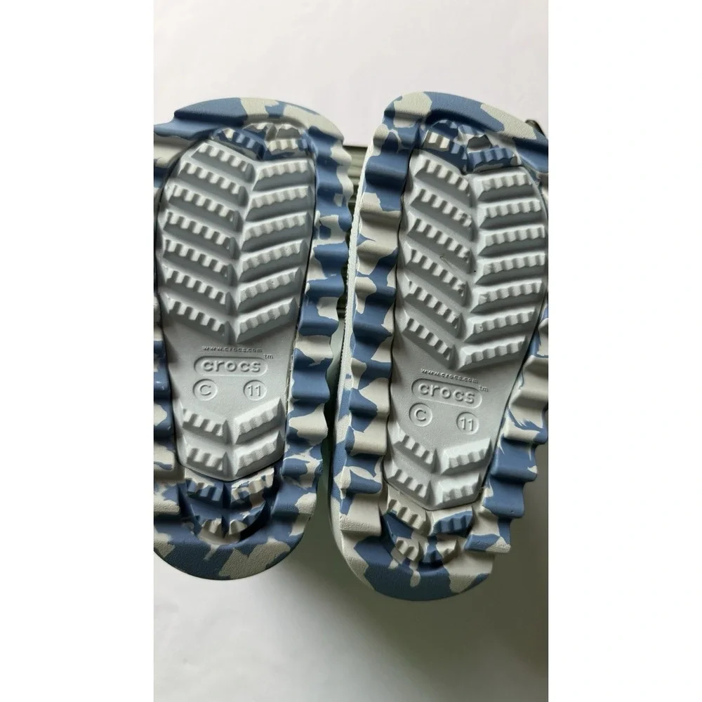 Crocs Lil Girl Snow Boots GUC no Orig. Insoles Comes With New Ones .LT Blue Sz11